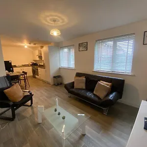 Apartment 2 Bedroom Private Spacious In West Midlands, Birmingham
