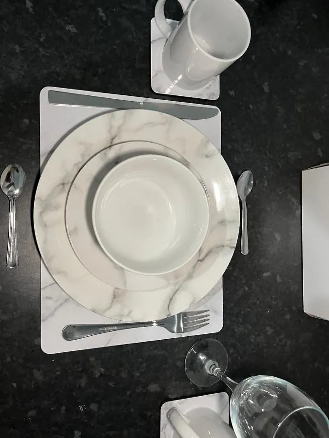 Baraka Holiday Home 1 Birmingham 0*,  United Kingdom